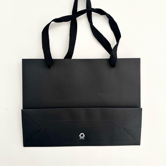 CHROME HEARTS | AUTHENTIC BLACK MEDIUM PAPER SHOPPING BAG (NEW) STREETWEAR HYPE - Picture 3 of 8